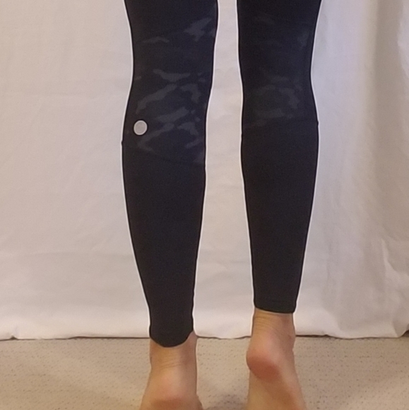 NWT Threads 4 Thought Kellyn camo leggings - Picture 16 of 16